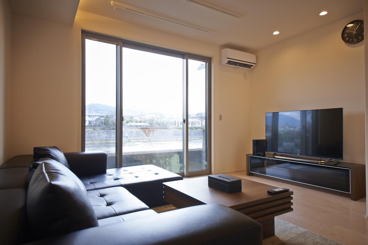 Kyoto River Side Modern House Exterior photo